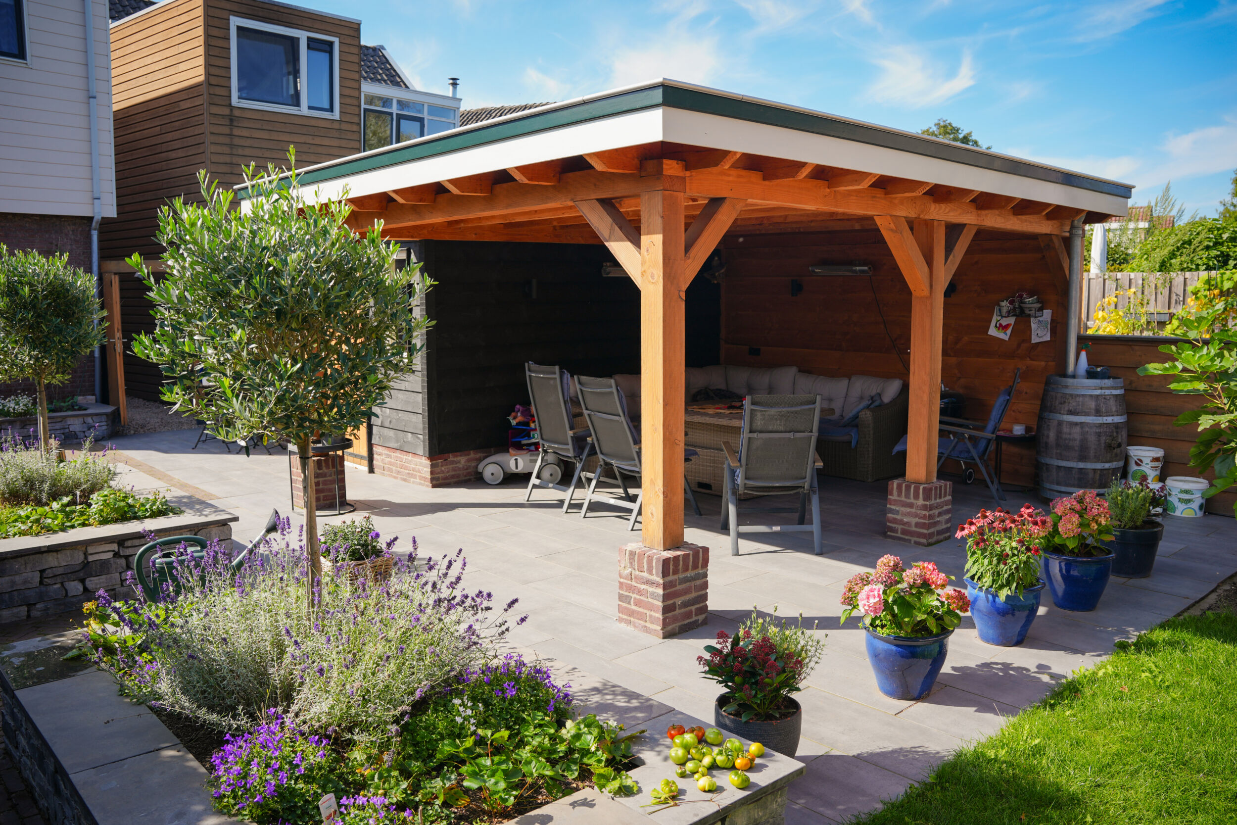 Prachtig ontworpen tuin door Hoogendijk Bestratingen